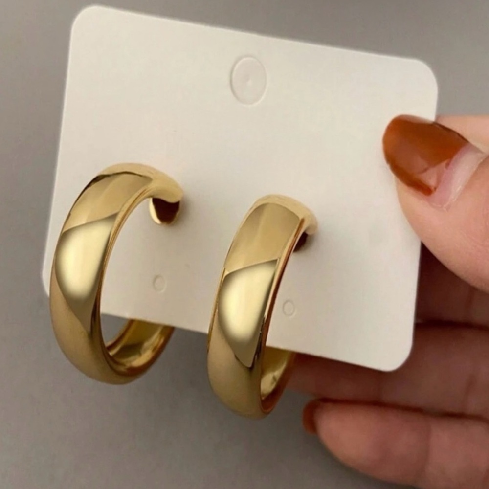 Gold  Minimalistic Hoop Earrings